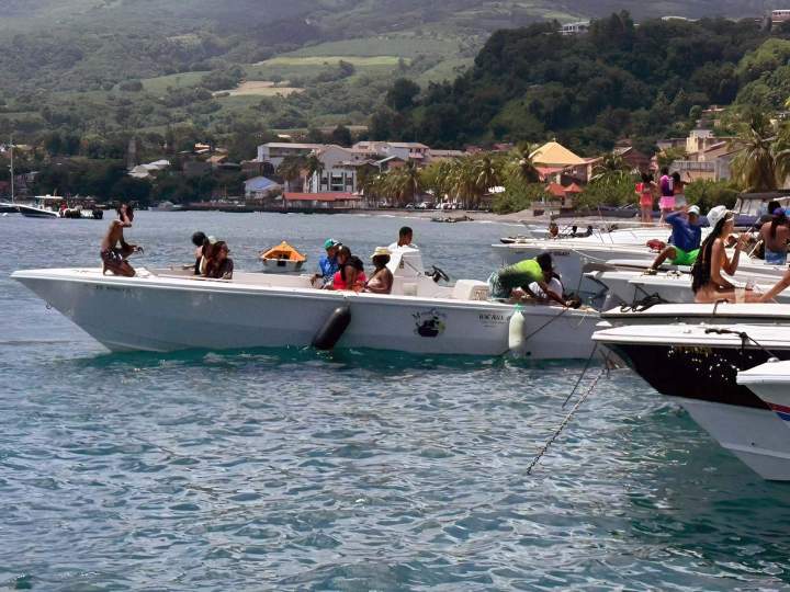 Traversez vers les îles voisines rapidement.